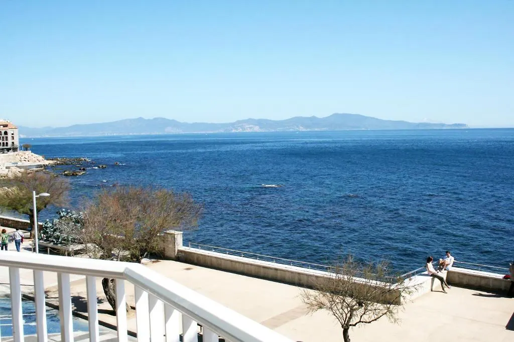 **  Rallye Hotel L'Escala Spain